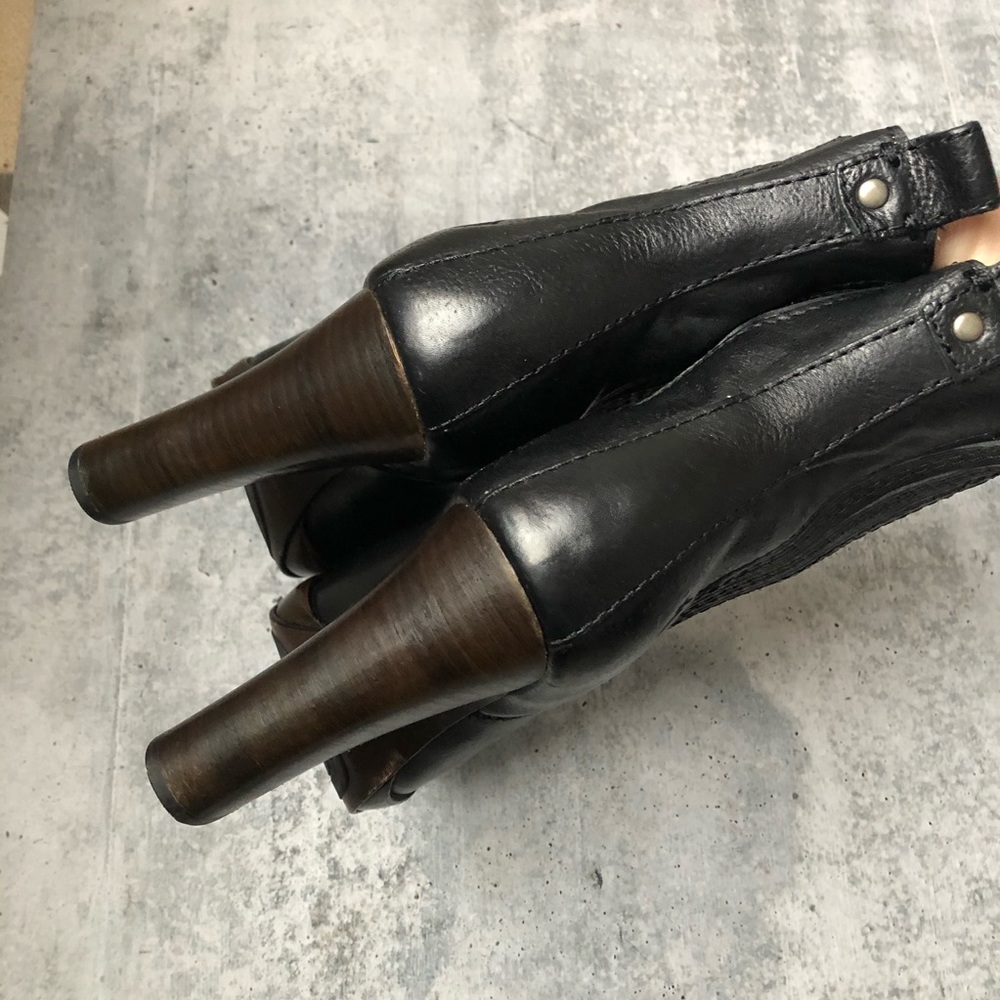 Frye Donna Chelsea Black Leather Heeled Boots - Picture 6 of 7